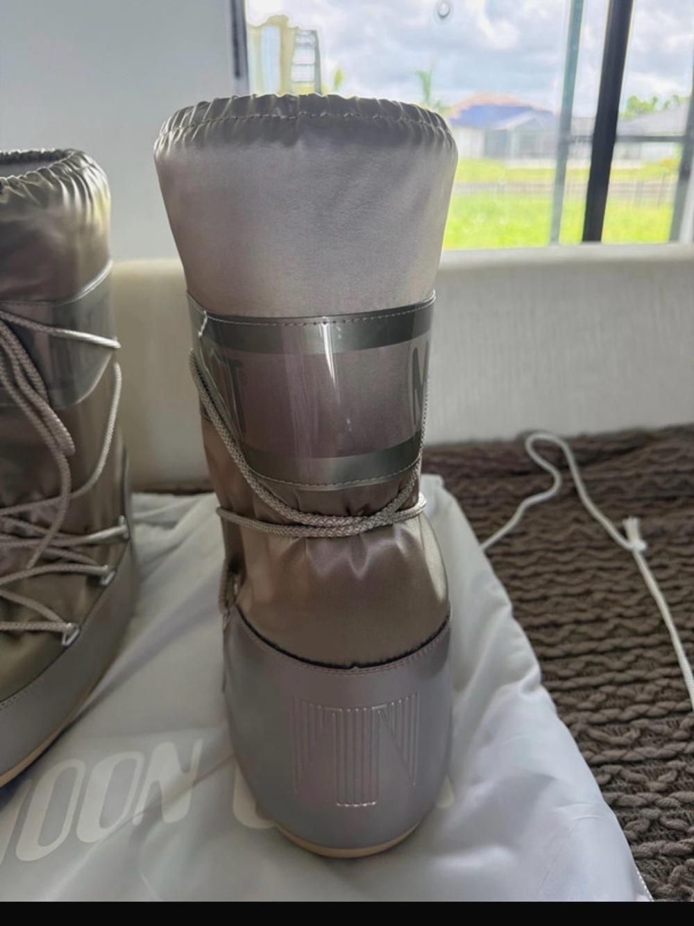 Moon Boot Metallic Grey Lace-Up Snow Boots - Picture 8 of 10